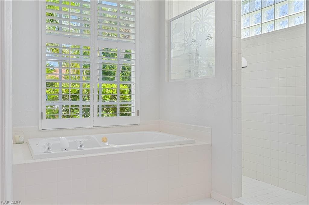 3681 Lakemont DR-23