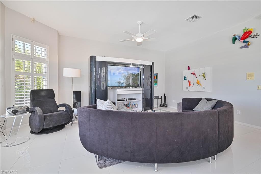 3681 Lakemont DR-18