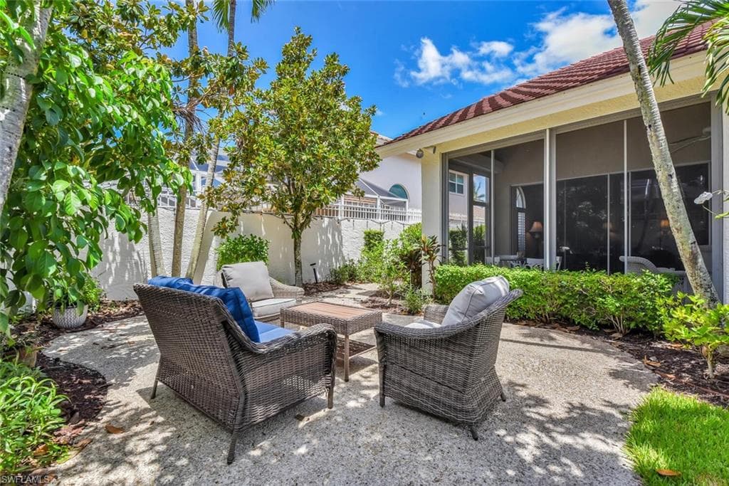 2124 Paget CIR 1-22