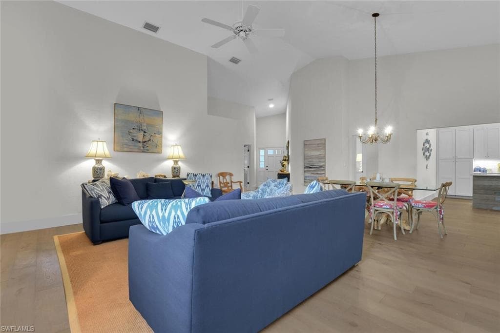 2124 Paget CIR 1-8