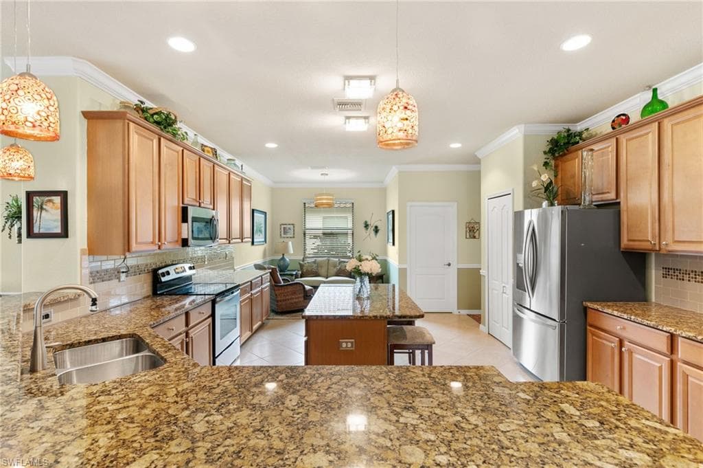 3934 Sapphire WAY-6