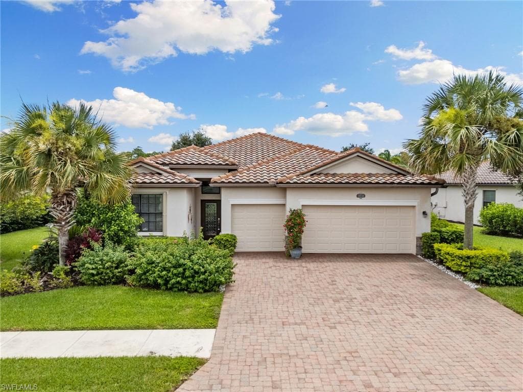 3934 Sapphire WAY-1