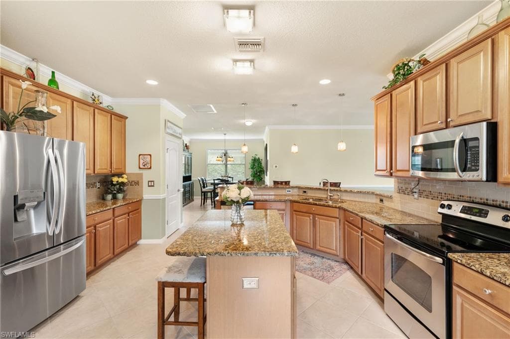 3934 Sapphire WAY-9