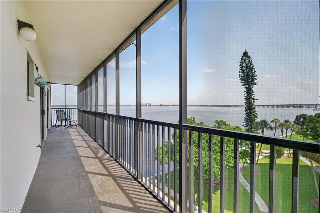 1900 Virginia AVE 503-5