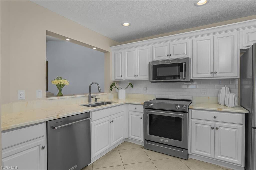 7725 Jewel LN 201-5