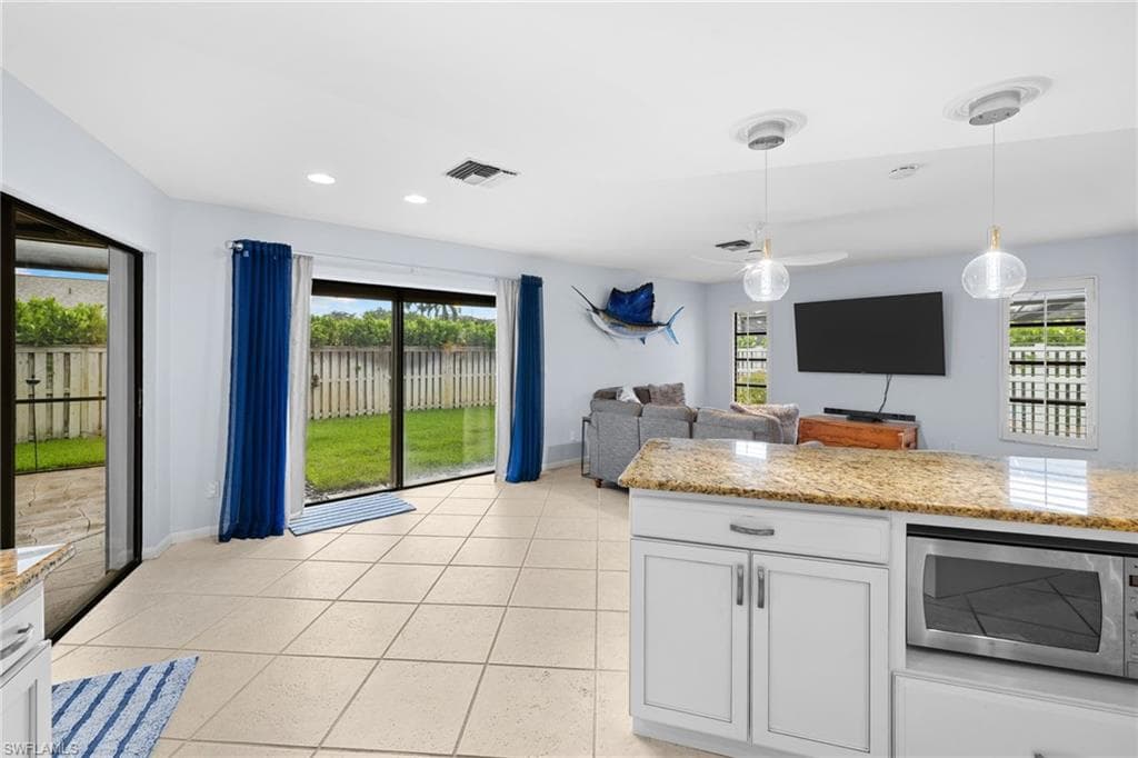 433 Golfview DR-42