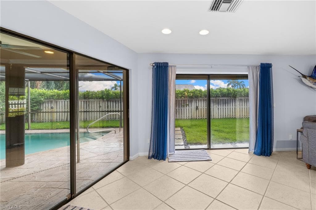 433 Golfview DR-41