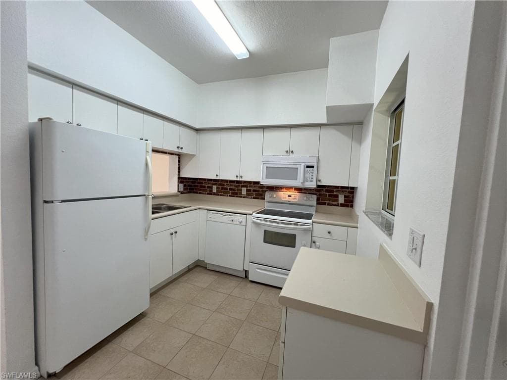 8407 Bernwood Cove LOOP 508-13
