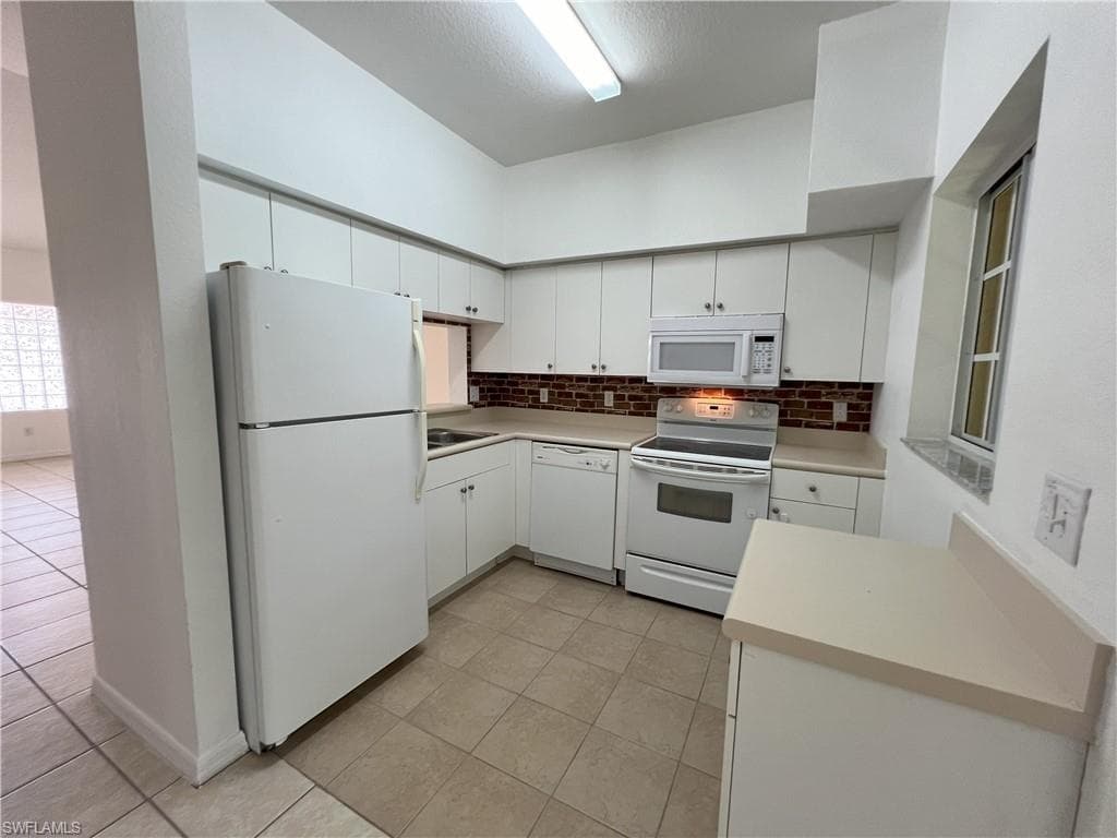 8407 Bernwood Cove LOOP 508-9