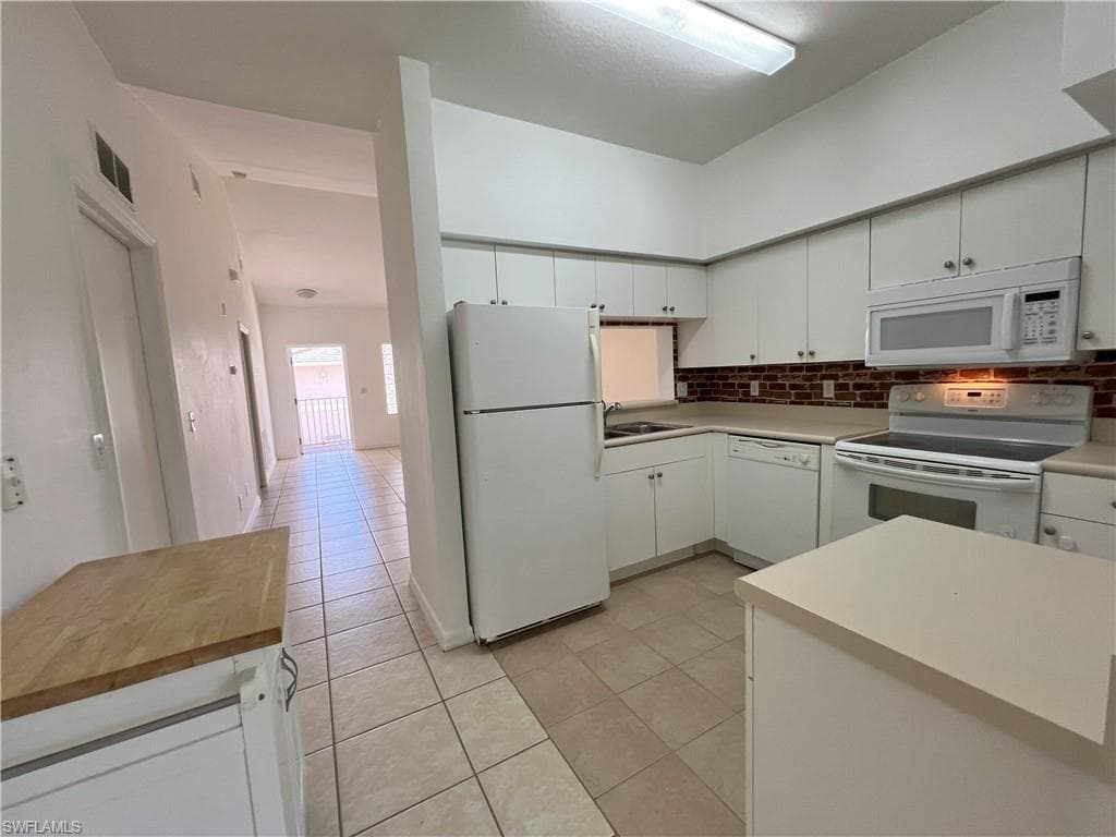 8407 Bernwood Cove LOOP 508-14