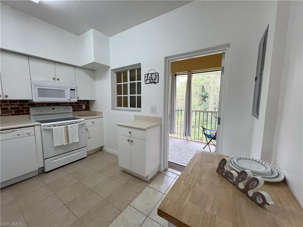 8407 Bernwood Cove LOOP 508-15
