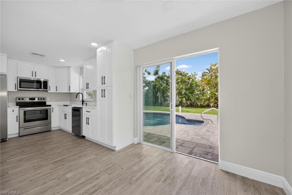 1628 N Flossmoor RD-16
