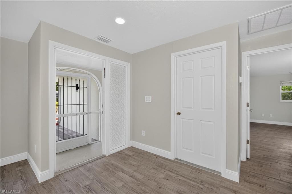 1628 N Flossmoor RD-9
