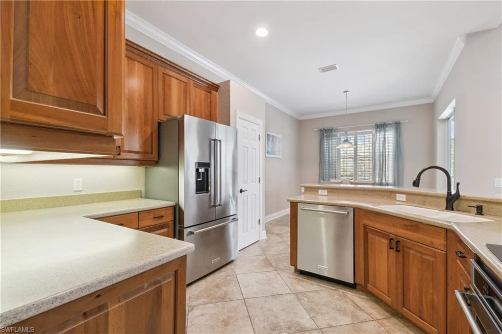 5742 Calmar Breeze LN-16