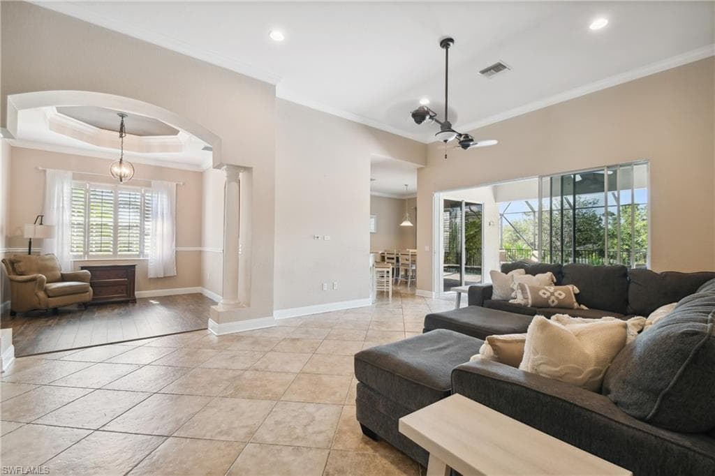 5742 Calmar Breeze LN-9