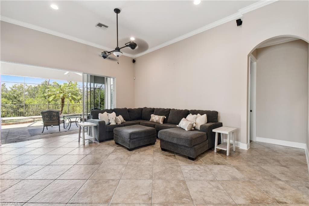 5742 Calmar Breeze LN-10