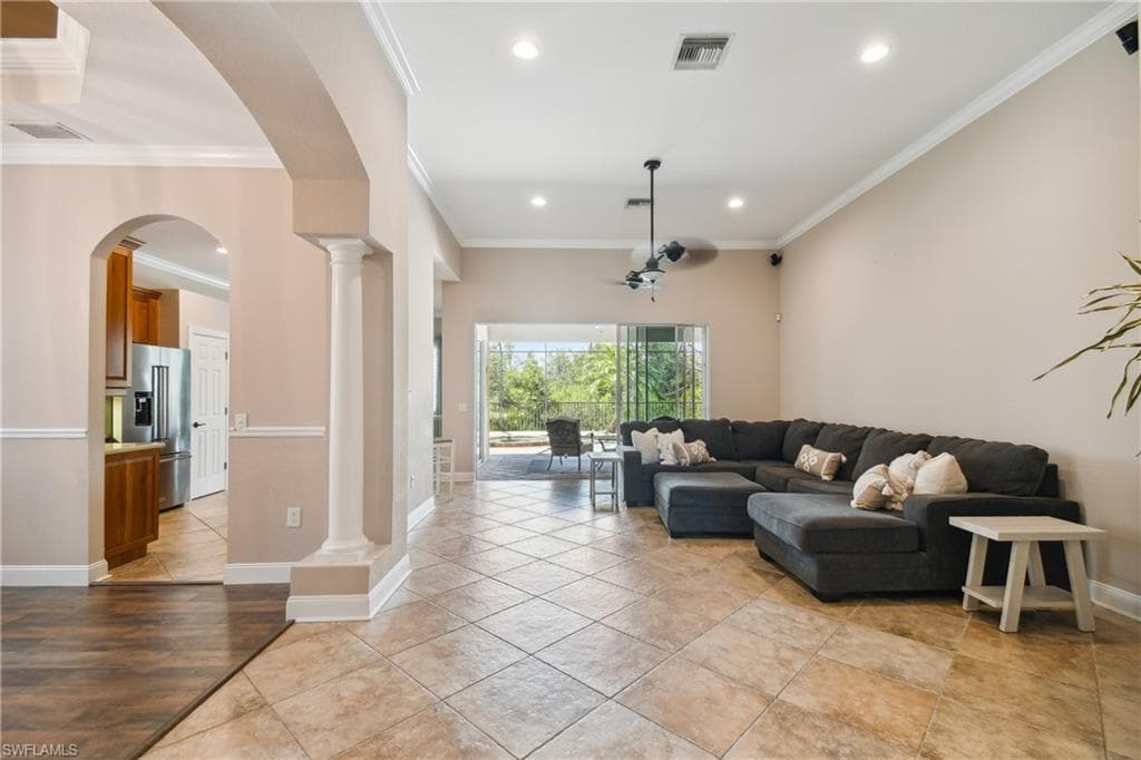 5742 Calmar Breeze LN-8