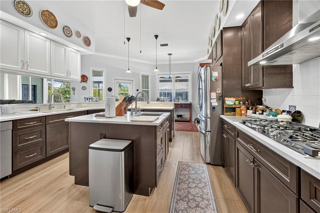 205 2nd ST-12