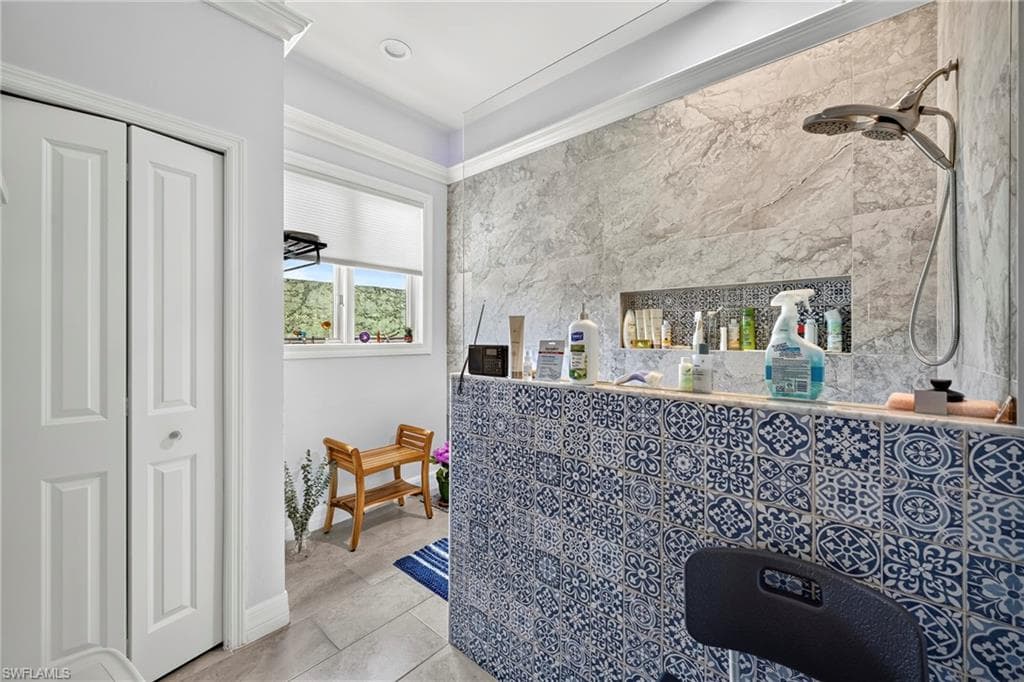 205 2nd ST-18