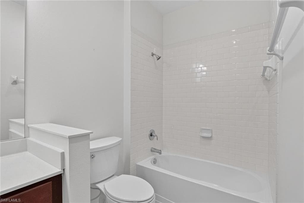 21567 Cascina DR-23