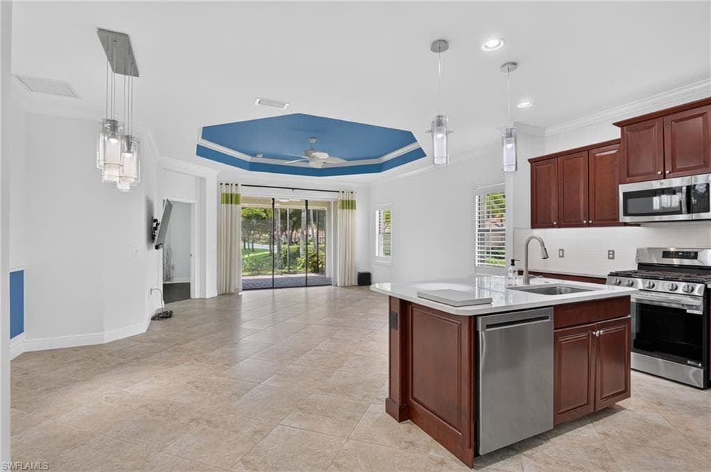 21567 Cascina DR-7