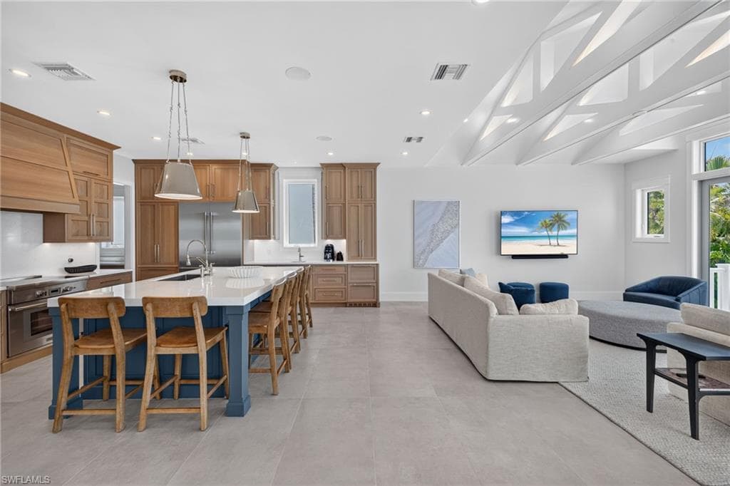 11516 Andy Rosse LN-4