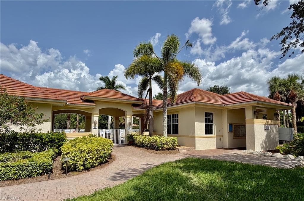 3020 Meandering WAY 201-38