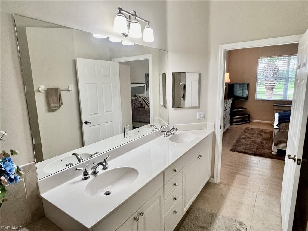 3020 Meandering WAY 201-29