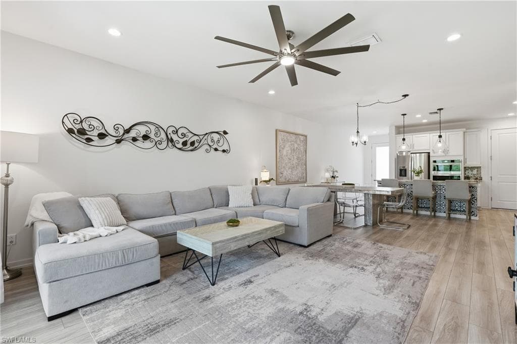 13081 Pembroke DR-16