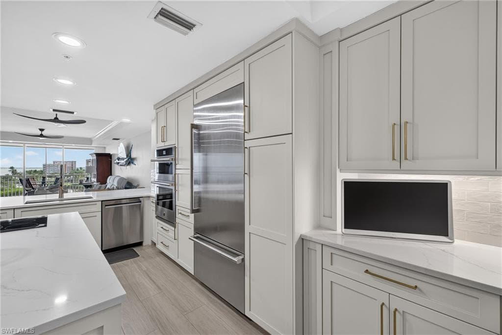 15210 Portside DR 402-11