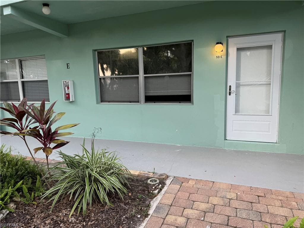3225 E Riverside DR 54E-1