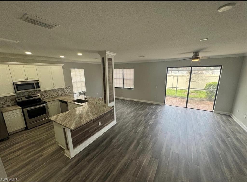 7614 Bristol CIR-12
