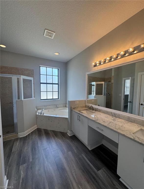 7614 Bristol CIR-11