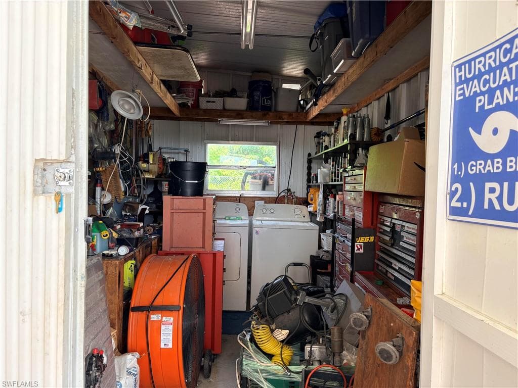 2790 Indianwood DR-27