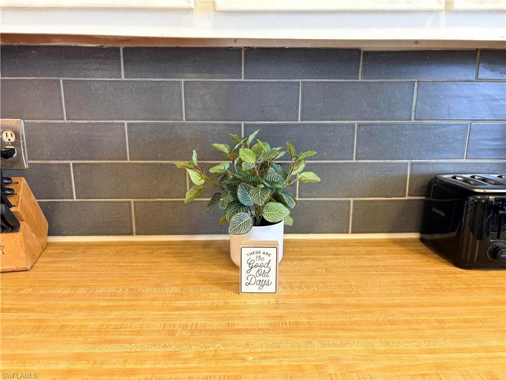 2790 Indianwood DR-5