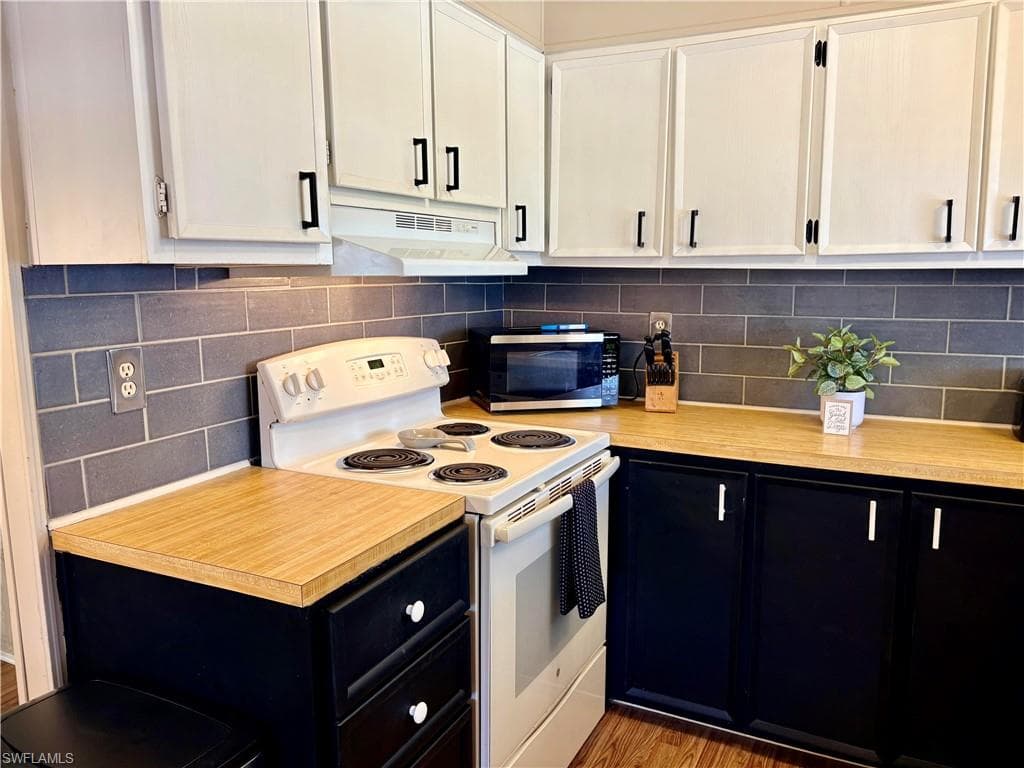 2790 Indianwood DR-4