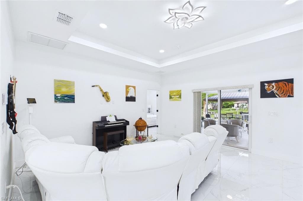 621 Tomasello DR-12