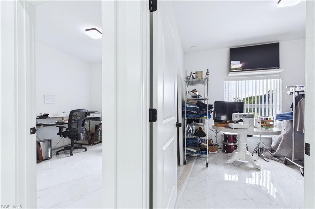 621 Tomasello DR-33