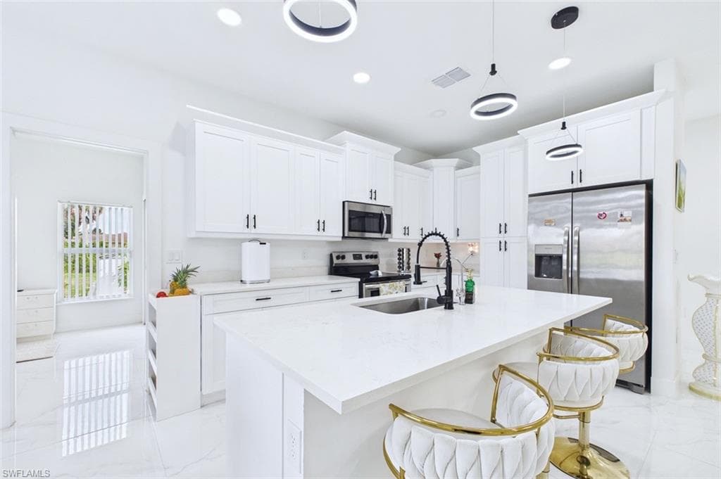 621 Tomasello DR-18