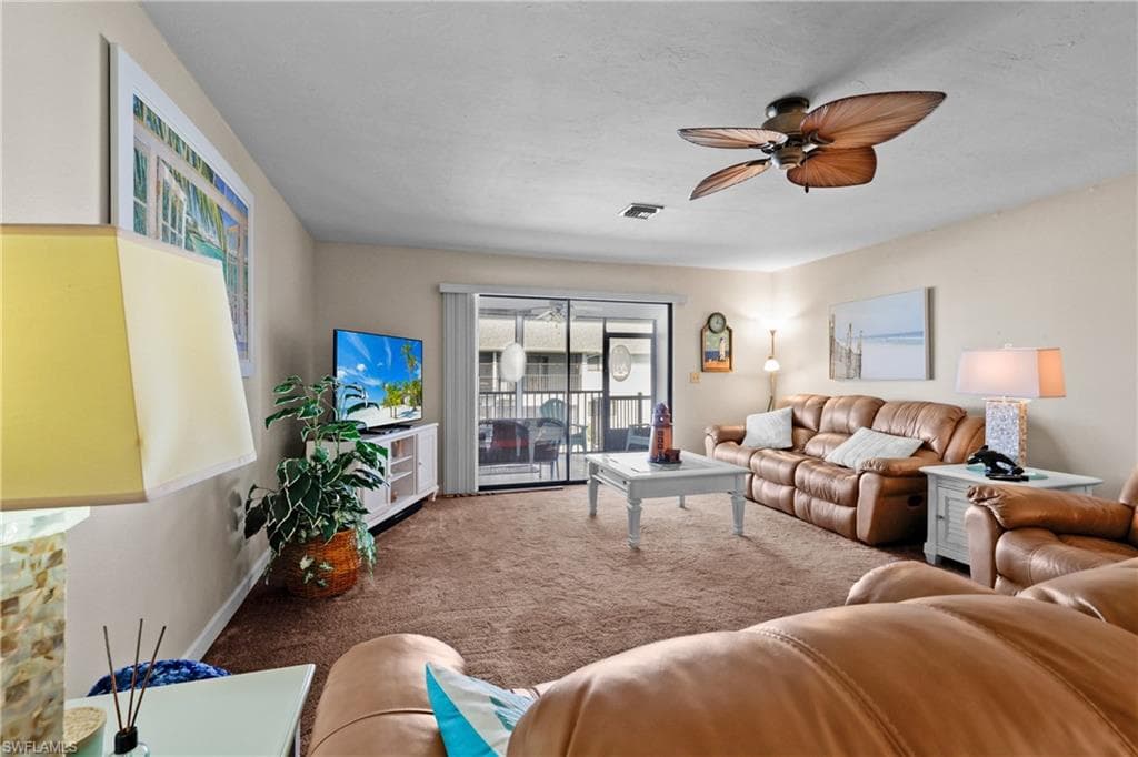 1203 SW 48th TER 201-17