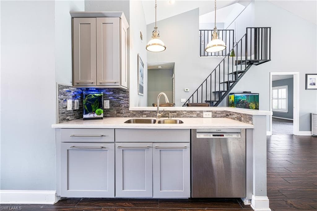 5501 Harbour Castle DR-14