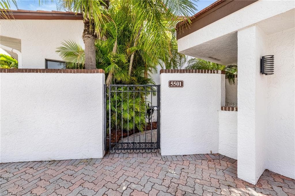 5501 Harbour Castle DR-8