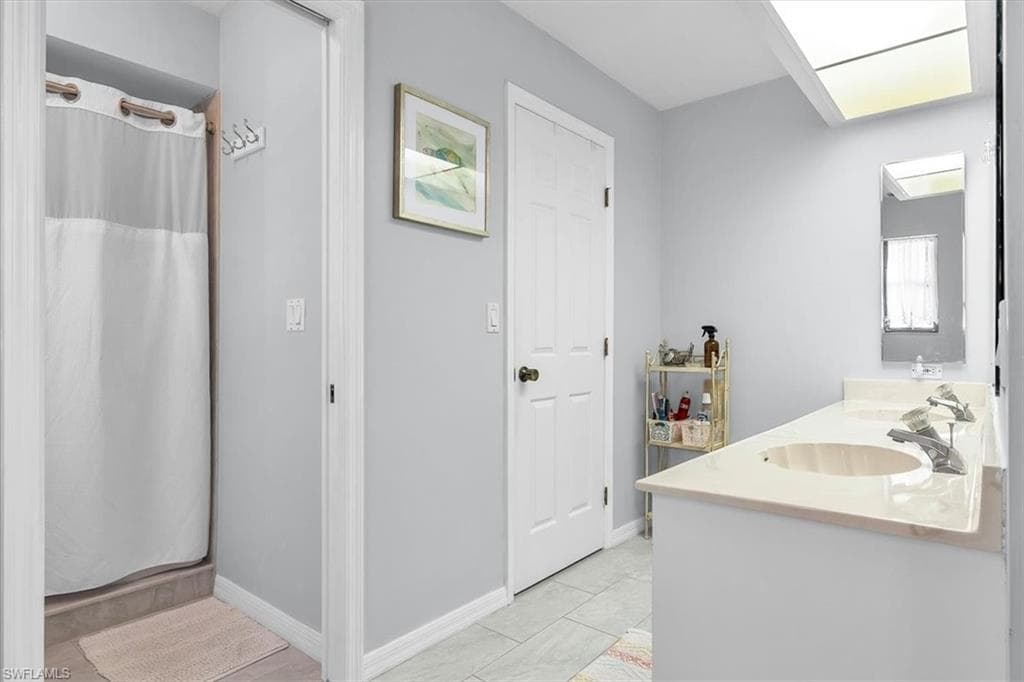 1903 SE 29th LN-32