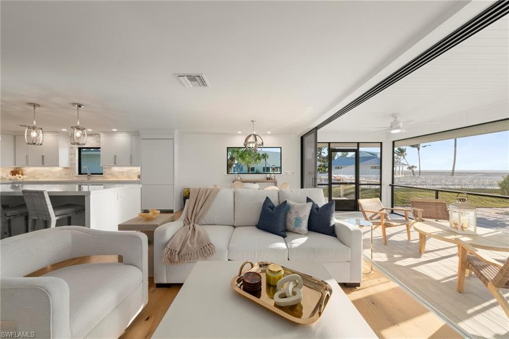 25 Beach Homes-3