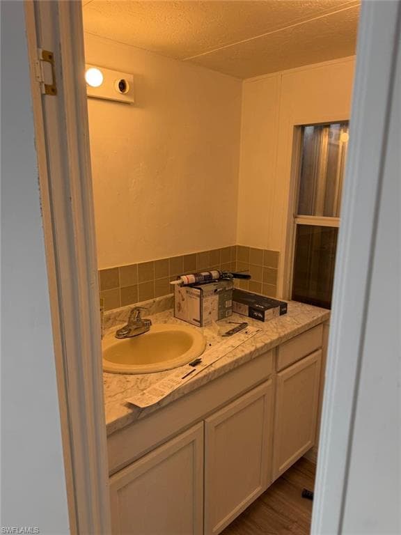 130 Lantern PL-13