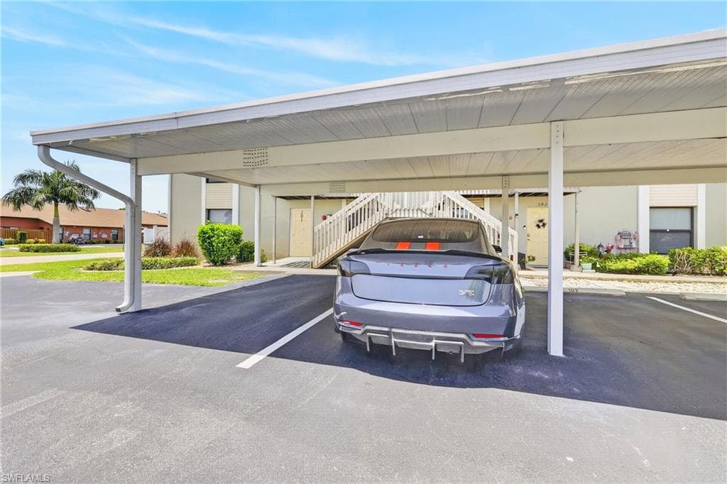 4708 SW 8th PL 201-30