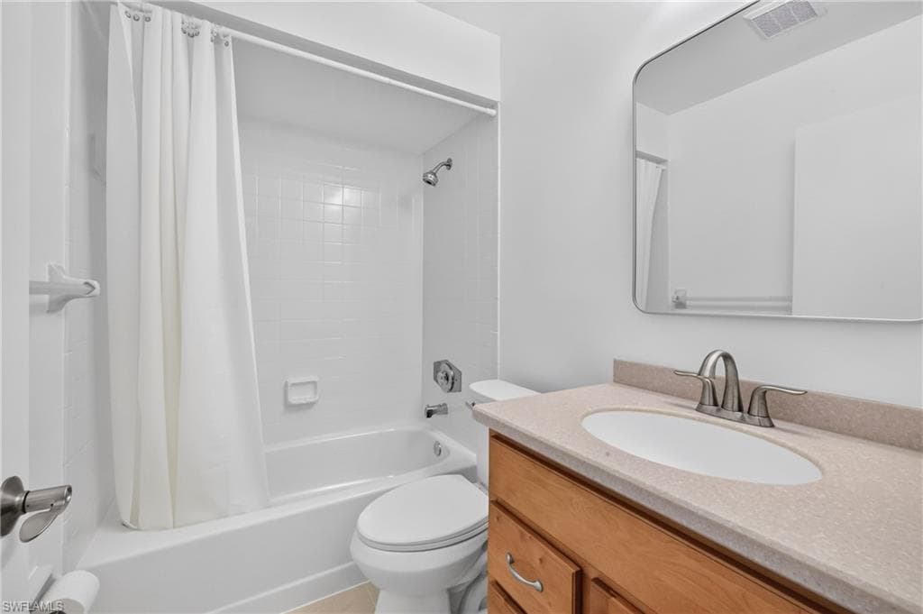 4708 SW 8th PL 201-15