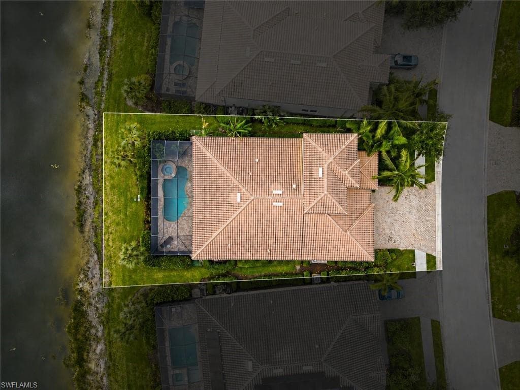 4433 Tamarind WAY-42