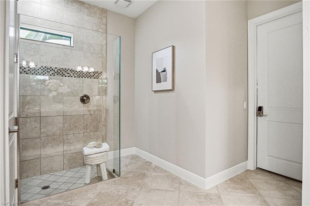 4433 Tamarind WAY-30