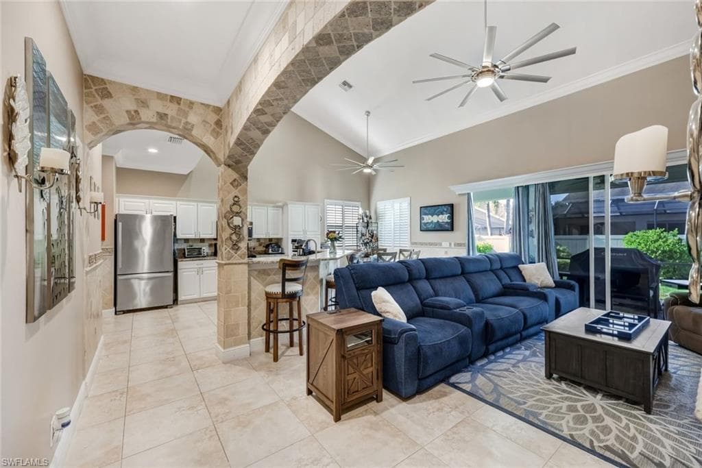88 Burnt Pine DR-3
